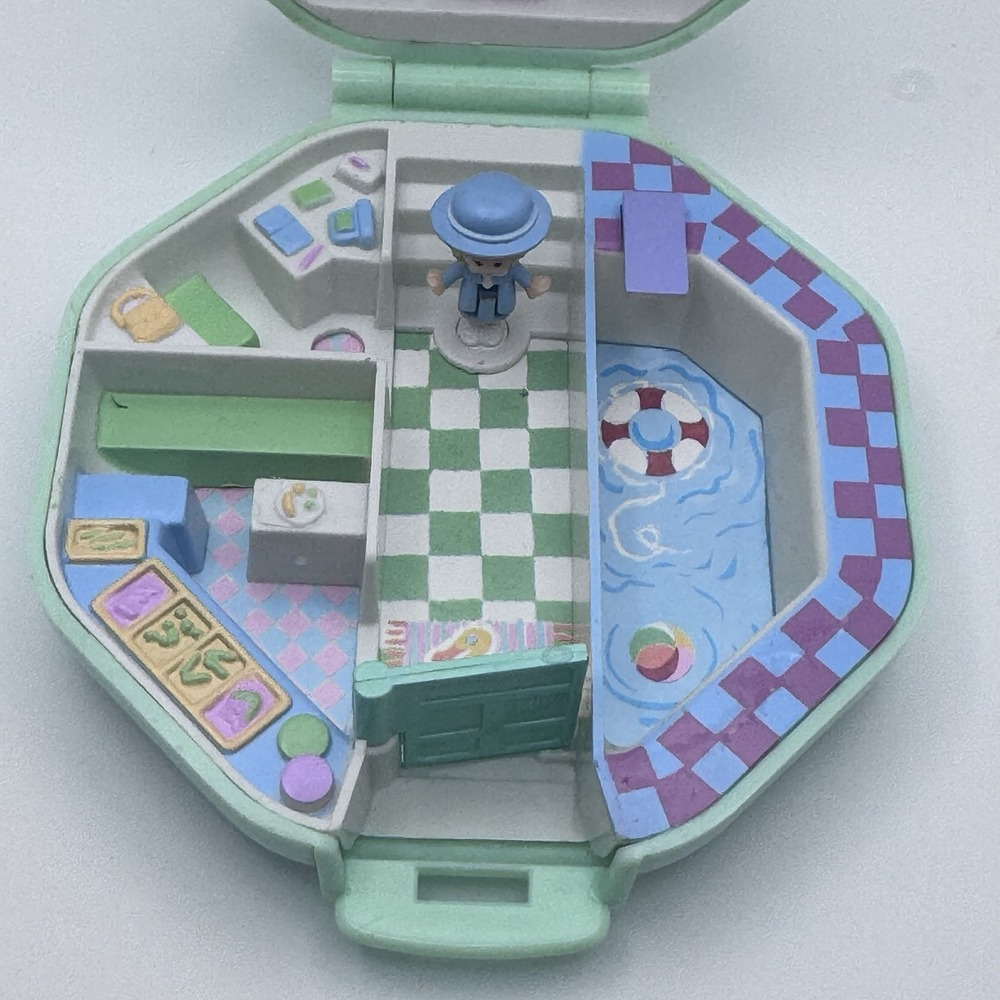 Polly Pocket 1990 Polly's School Compact with Polly Doll - Picture 5 of 6